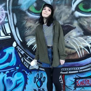 Meet your Posher, Mercedes